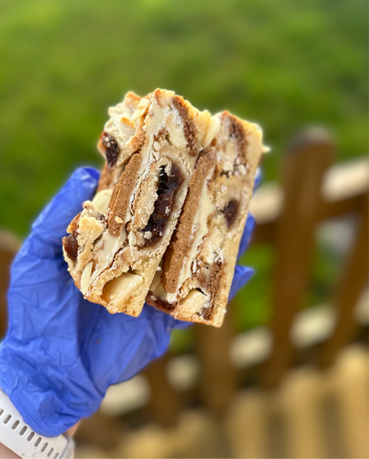 Mince pie and Biscoff blondie