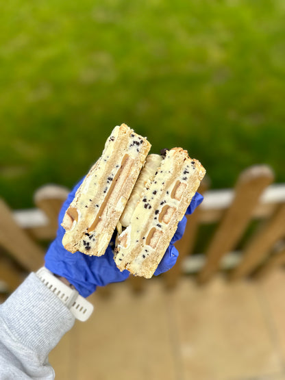 White twix & Cookies & cream cookie slice